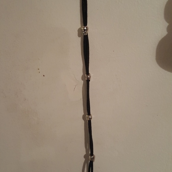 Skull Braid Tie- 5 silver skulls - Picture 3 of 5